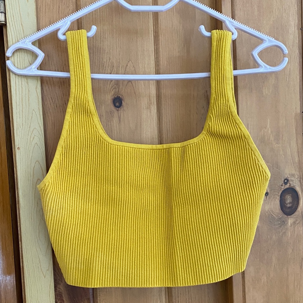 Mustard yellow ribbed crop top — Babaton Sculpt Knit Squareneck Tank Aritzia